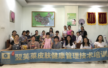 2018年5月13日母親節(jié)學(xué)員畢業(yè)合影