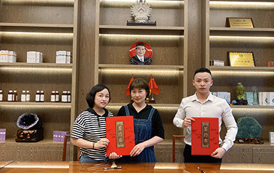 恭喜江西省萍鄉(xiāng)市李女士、顏女士成功簽約翌芙萊！